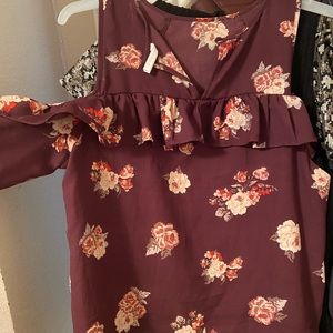 Open shoulder floral top